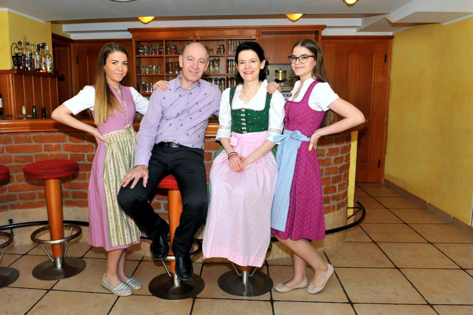 Familie Enichlmayr vom Wellness-Hotel-Gasthof Enichlmayr Familie Enichlmayr vom Wellness & Hotel & Gasthof Enichlmayr